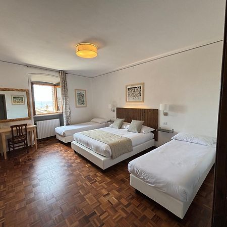Hotel La Fortezza Assise Extérieur photo