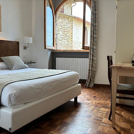 Hotel La Fortezza Assise Extérieur photo