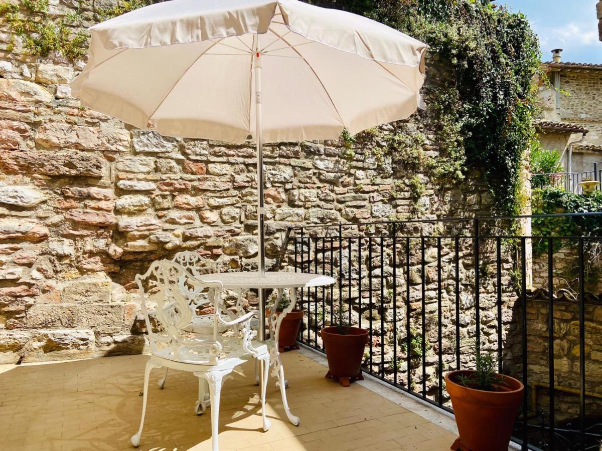 Hotel La Fortezza Assise Extérieur photo