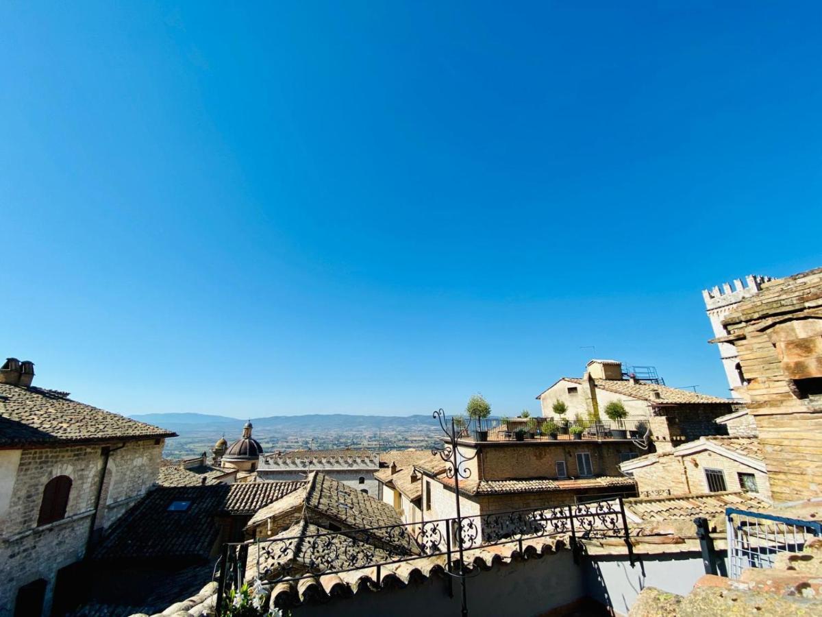 Hotel La Fortezza Assise Extérieur photo