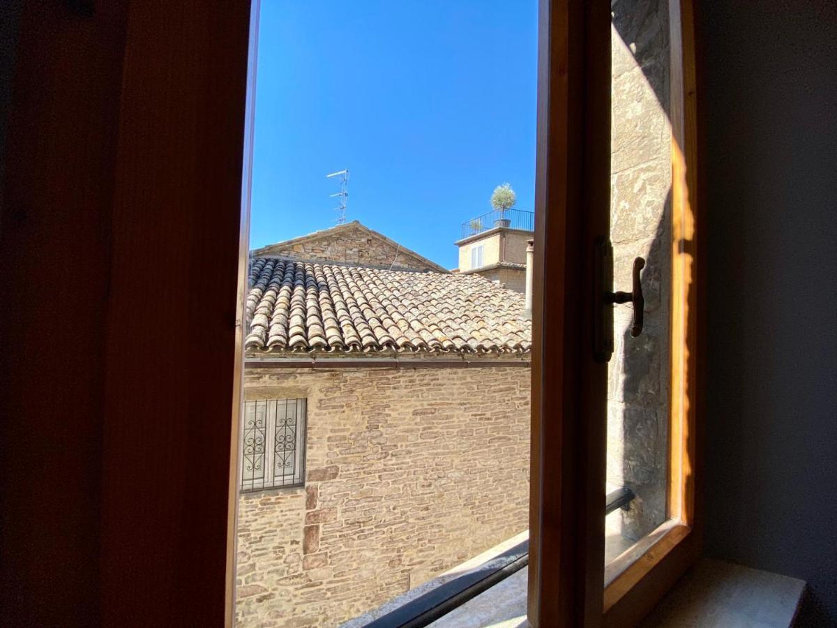 Hotel La Fortezza Assise Extérieur photo