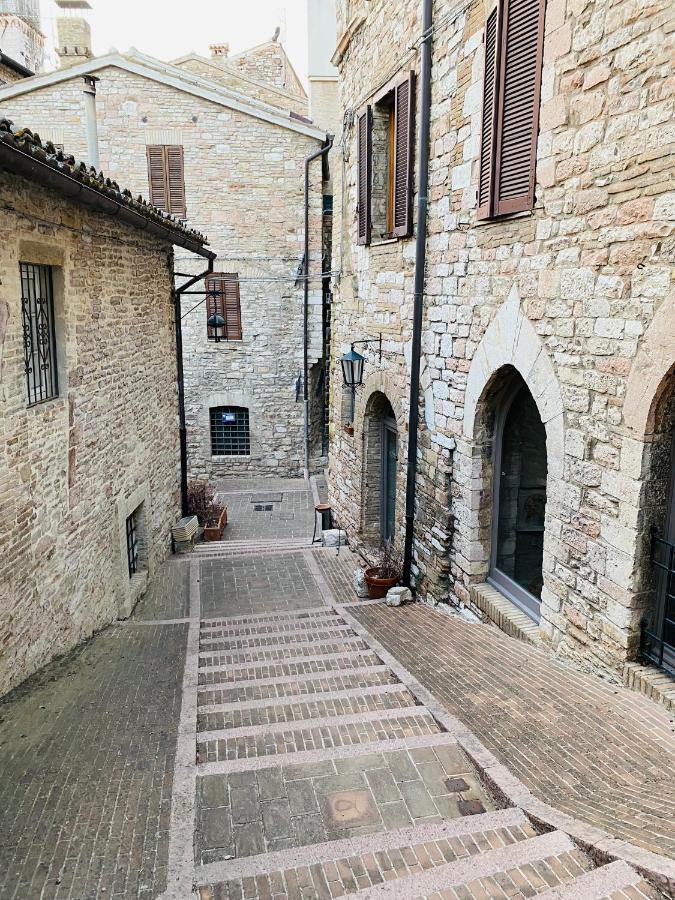 Hotel La Fortezza Assise Extérieur photo